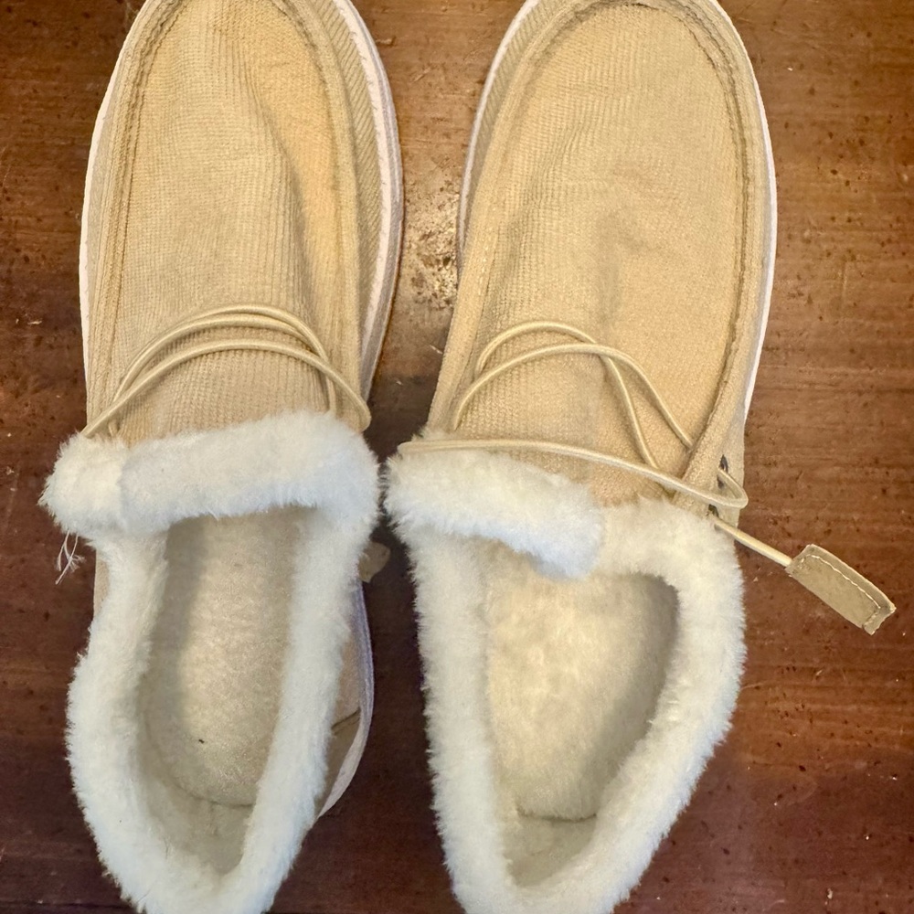 NWOT Cozy Tan Fur-Lined Shoes